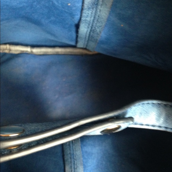 Bucket Purse - Picture 3 of 6